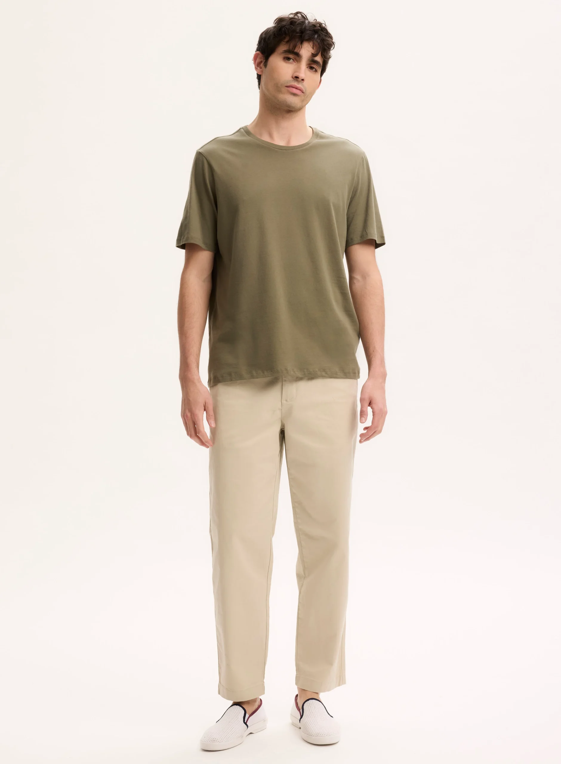 Camiseta verde de manga corta y cuello redondo en algodón orgánico - Imagen 3