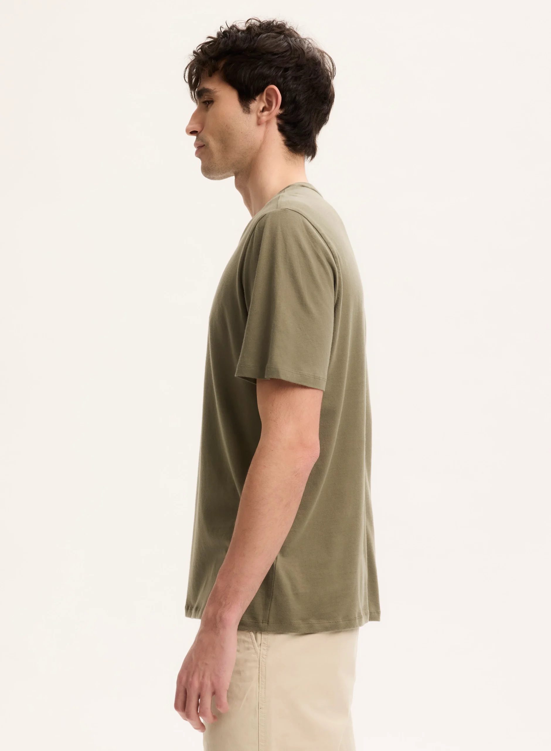 Camiseta verde de manga corta y cuello redondo en algodón orgánico - Imagen 4