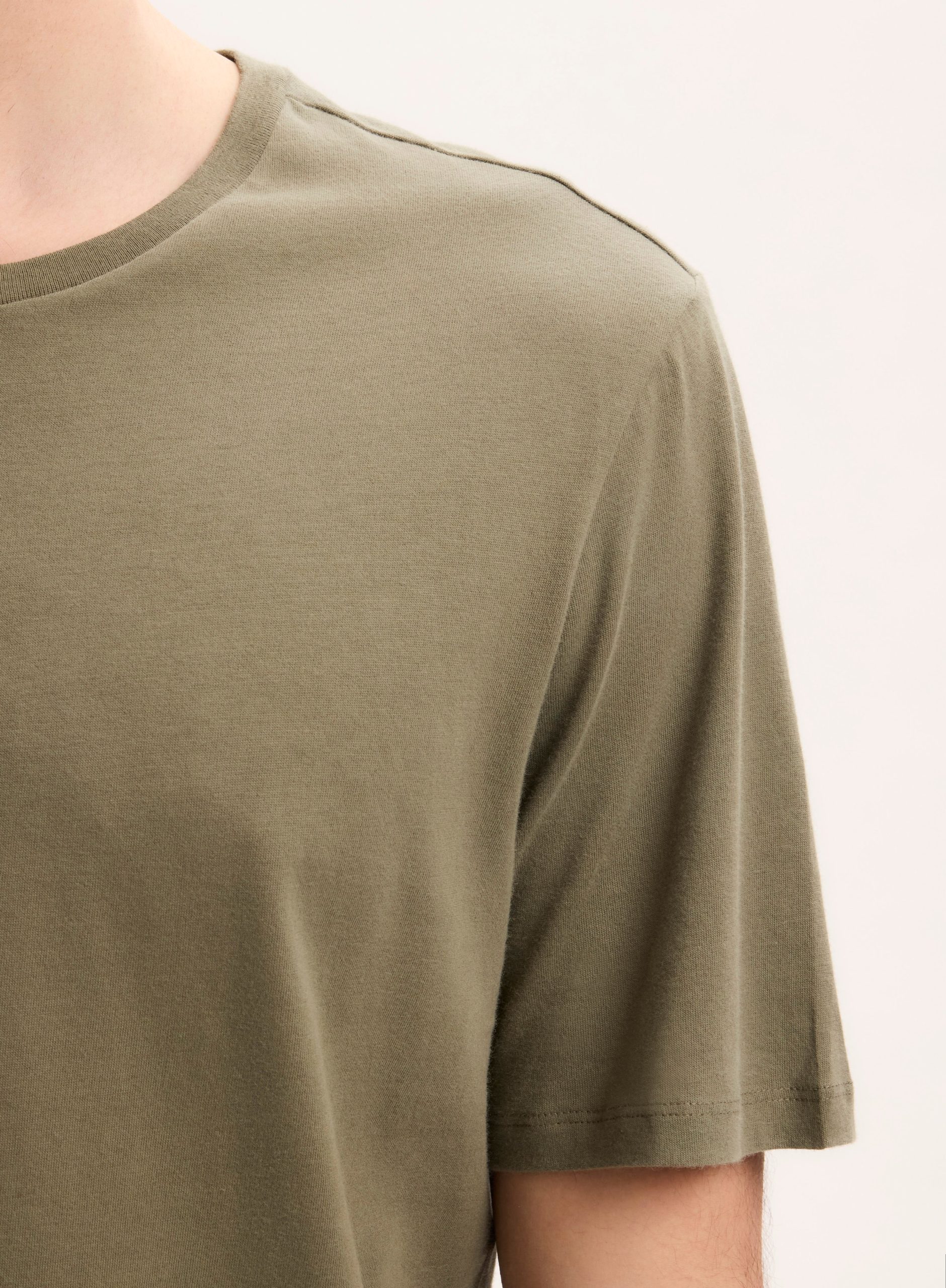 Camiseta verde de manga corta y cuello redondo en algodón orgánico - Imagen 6